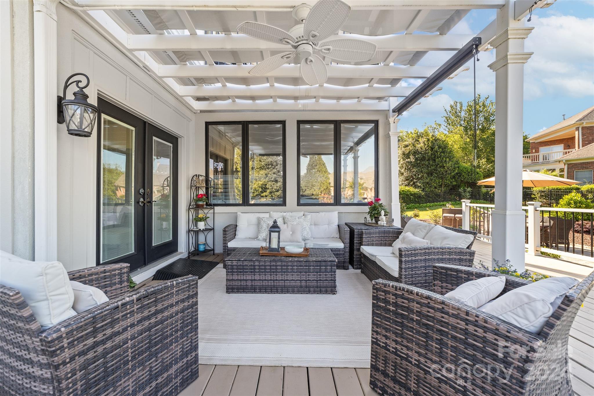 The Peninsula - Residential