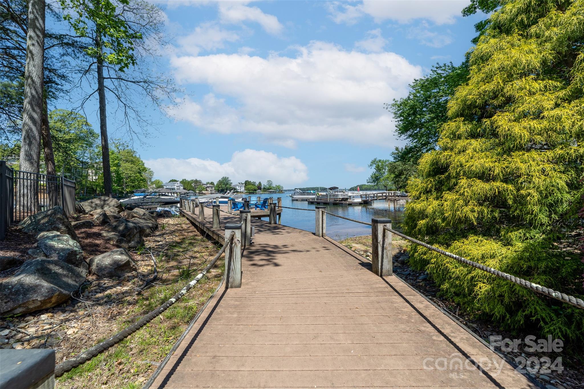 The Peninsula - Residential