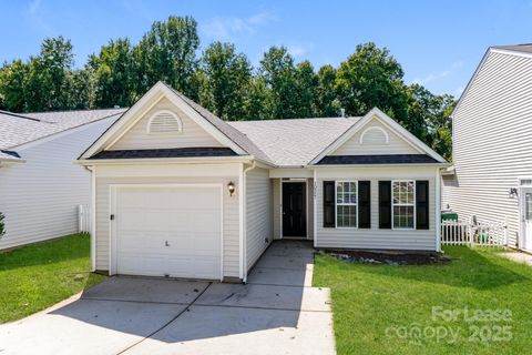 Photo of 10527 Hugue Way, Charlotte, NC 28214 (MLS # 4331508)