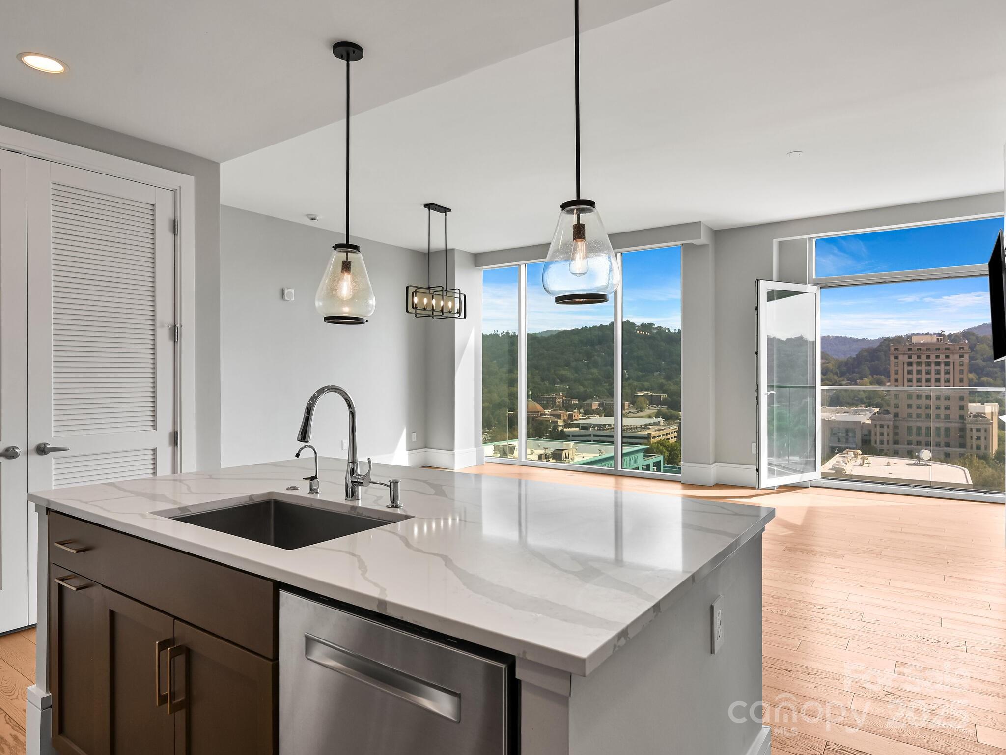 Asheville Arras Residence - Residential