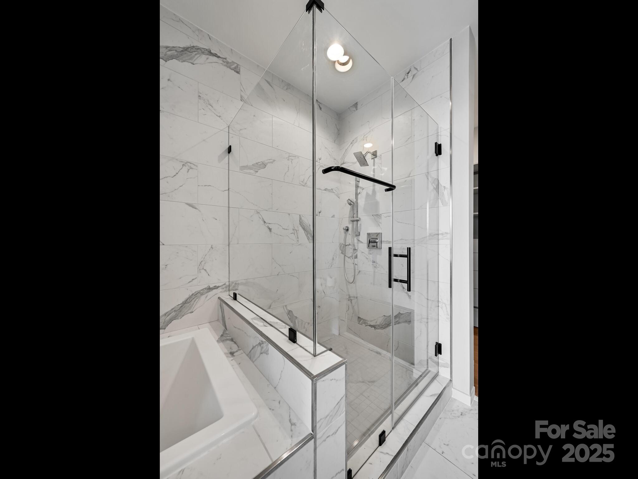 Asheville Arras Residence - Residential