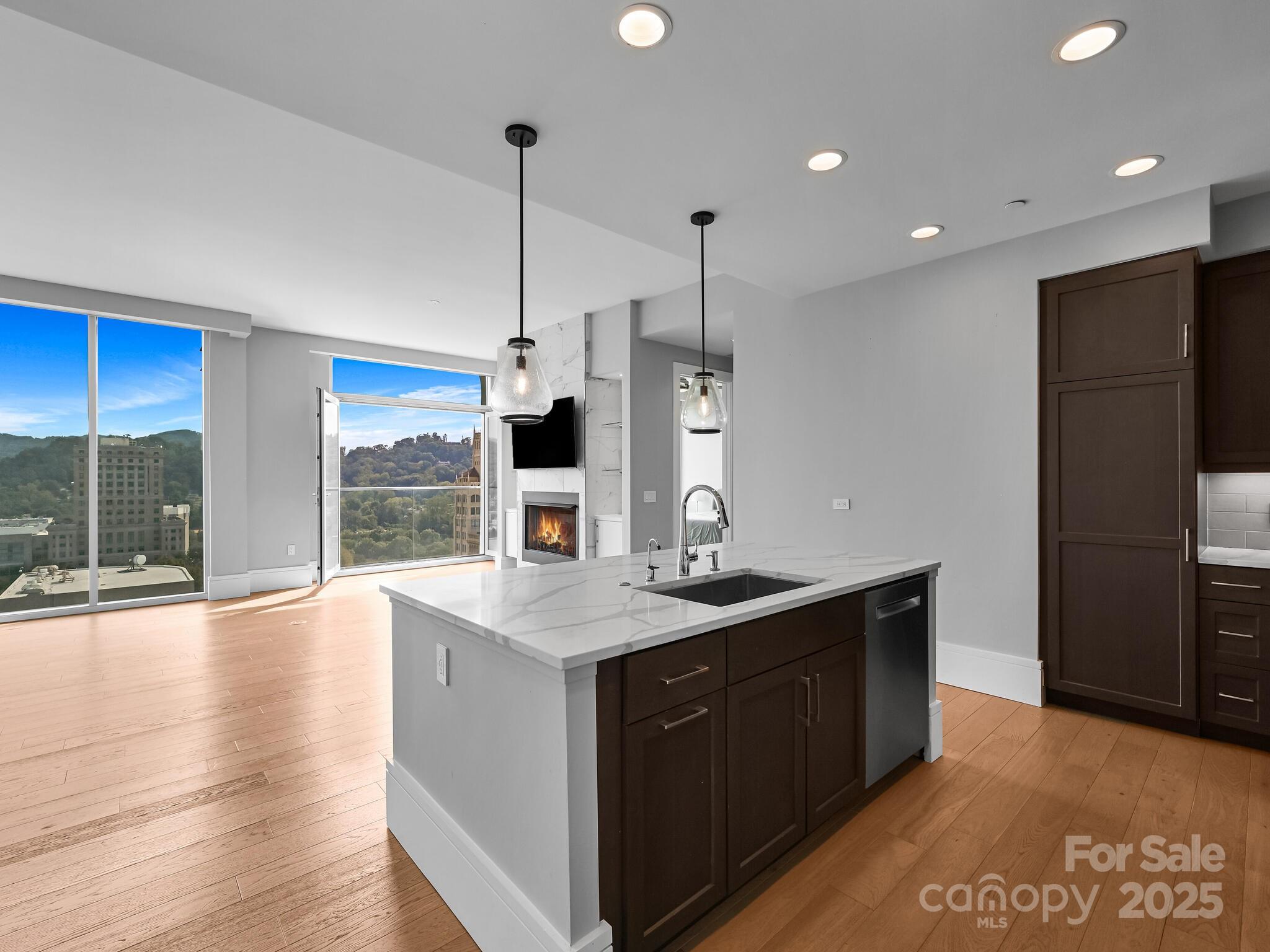 Asheville Arras Residence - Residential