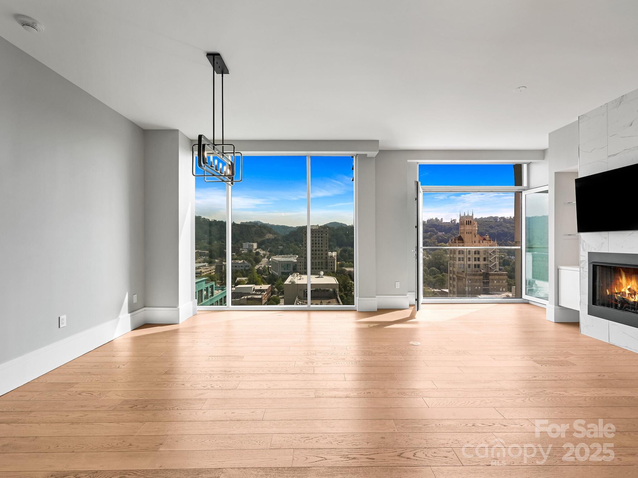 Asheville Arras Residence - Residential