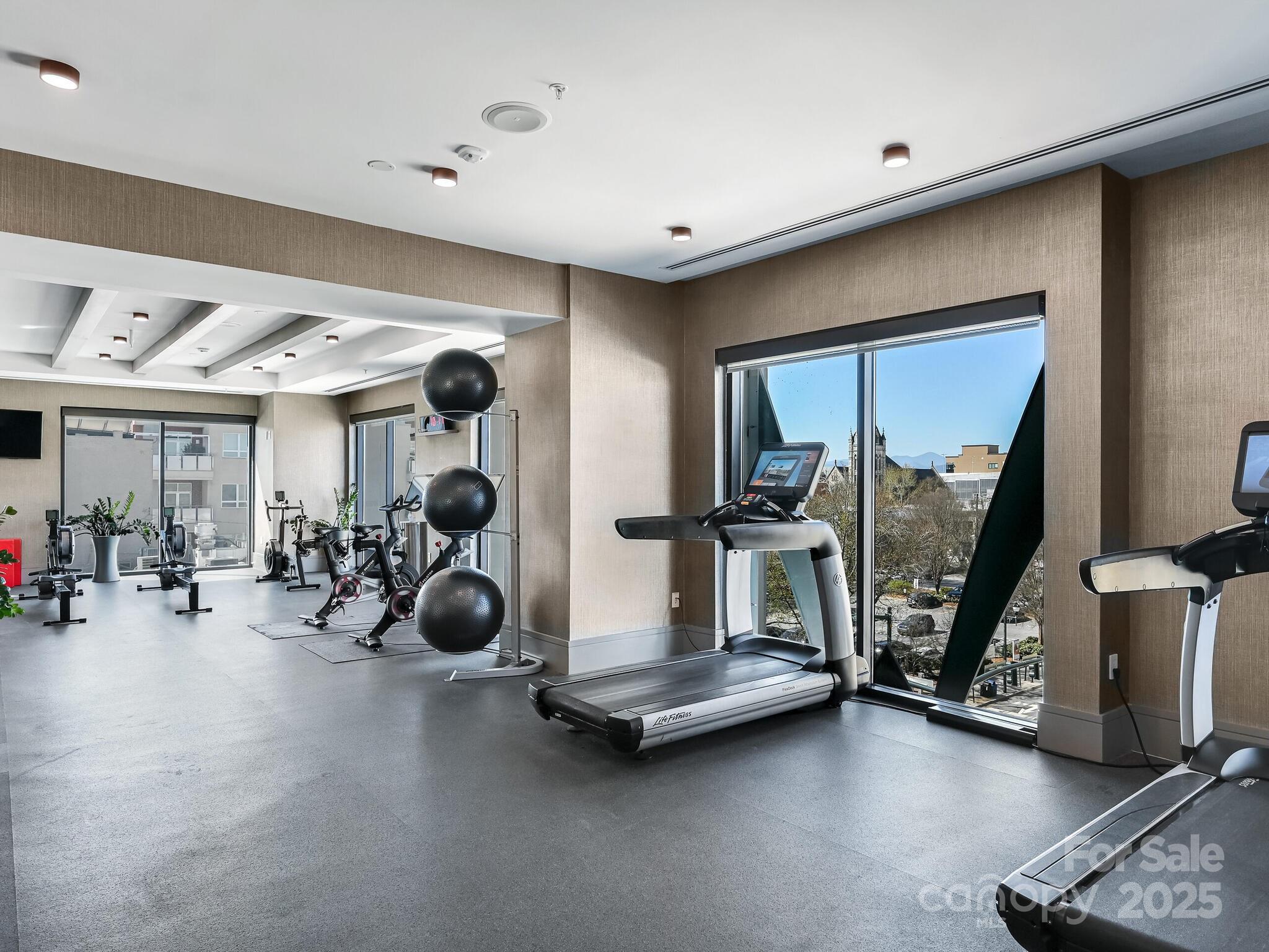 Asheville Arras Residence - Residential