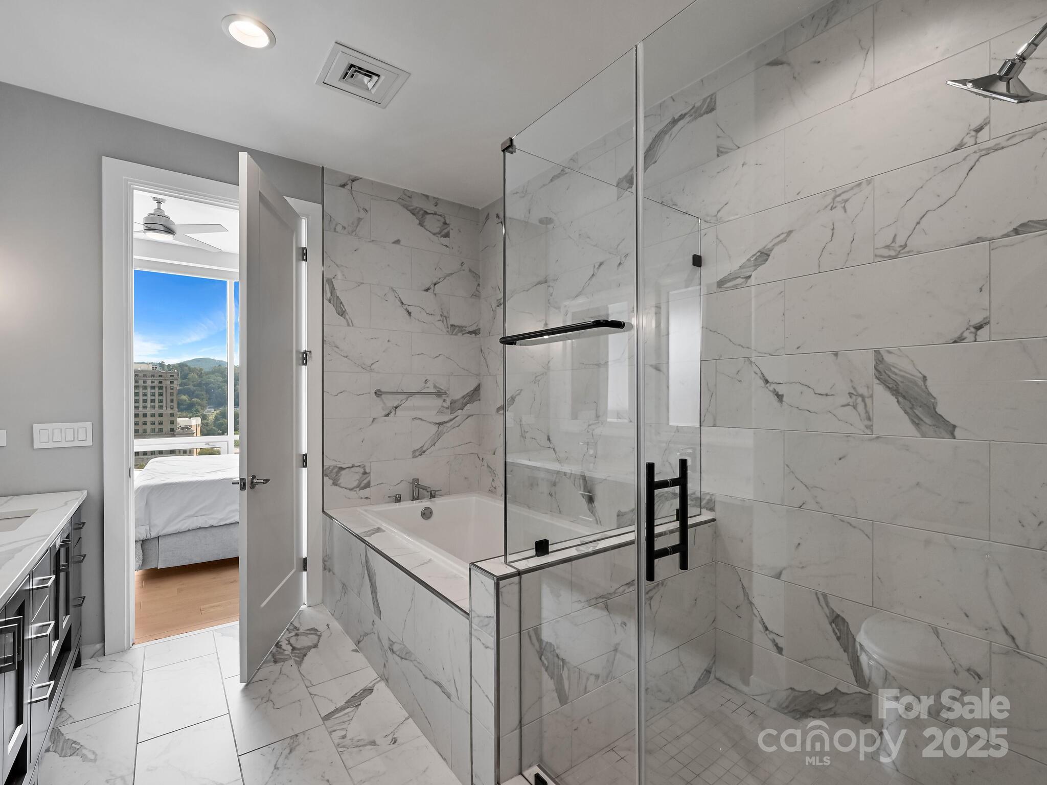 Asheville Arras Residence - Residential