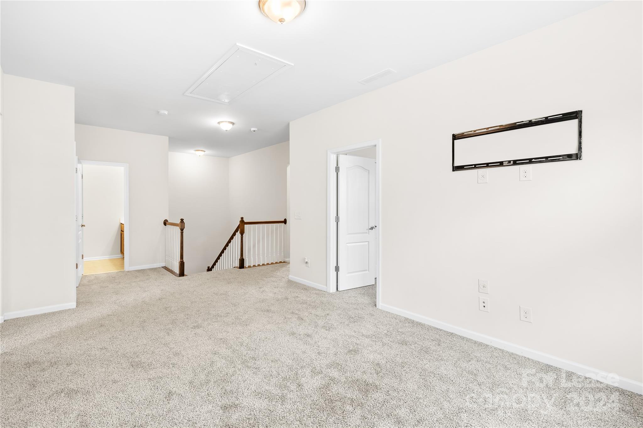 Hawks Creek - Residential Lease