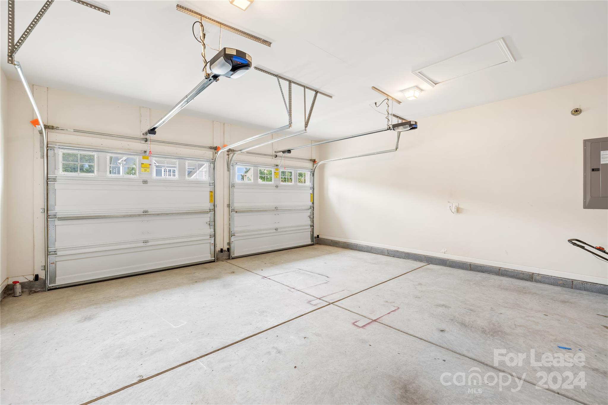 Hawks Creek - Residential Lease