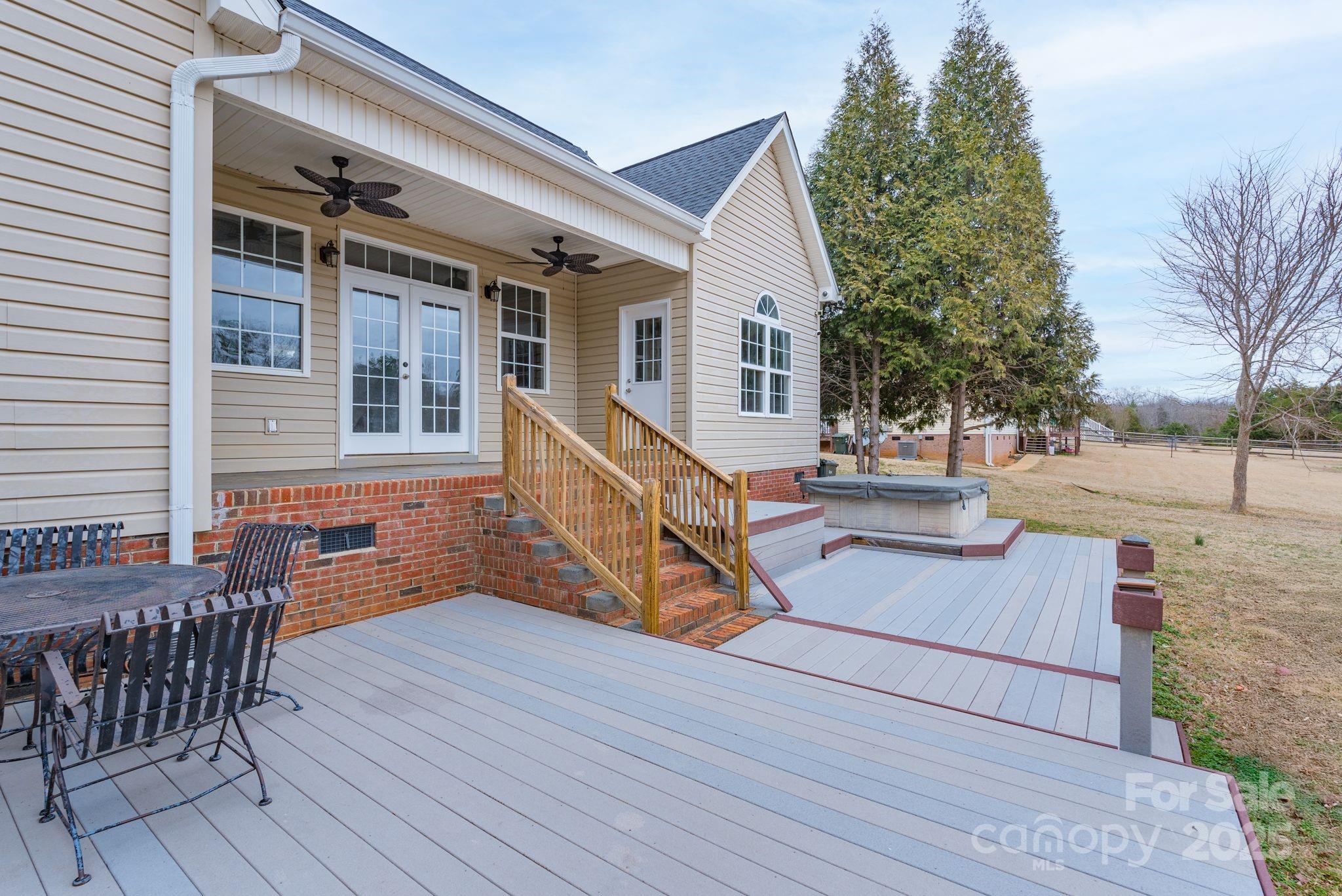 Stoneridge Lakes - Residential