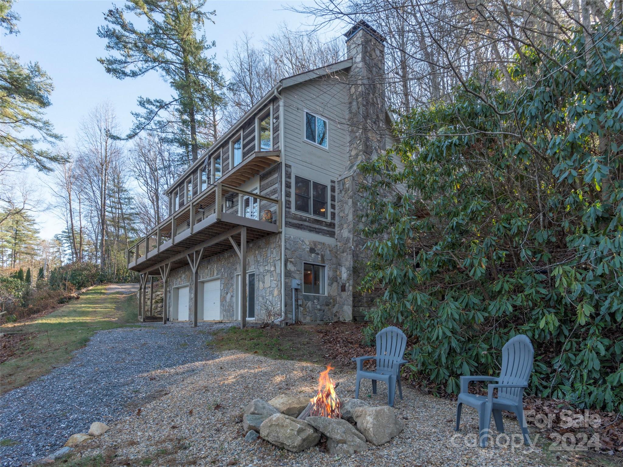 1679 Woods Mountain Trail
