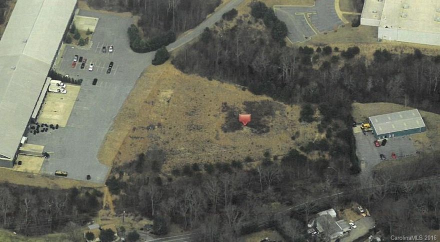 New 45,000-square foot warehouse for lease in Vista Industrial Park. 2,400-square foot office, 4 docks, 2 drive-in doors, 22 to 24-foot ceiling, full sprinklered.