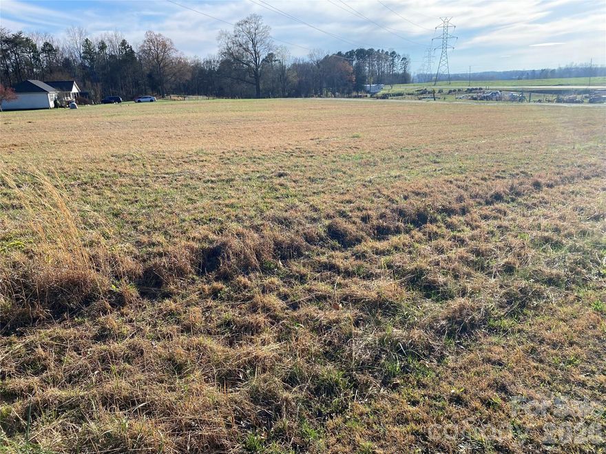 Investor alert! Rural land parcel with direct road/street frontage and generous outdoor space. Priced to reflect the opportunity. Bring your plans and build something great in a quiet countryside setting. Ideal for a primary residence, weekend retreat, or long-term land investment.