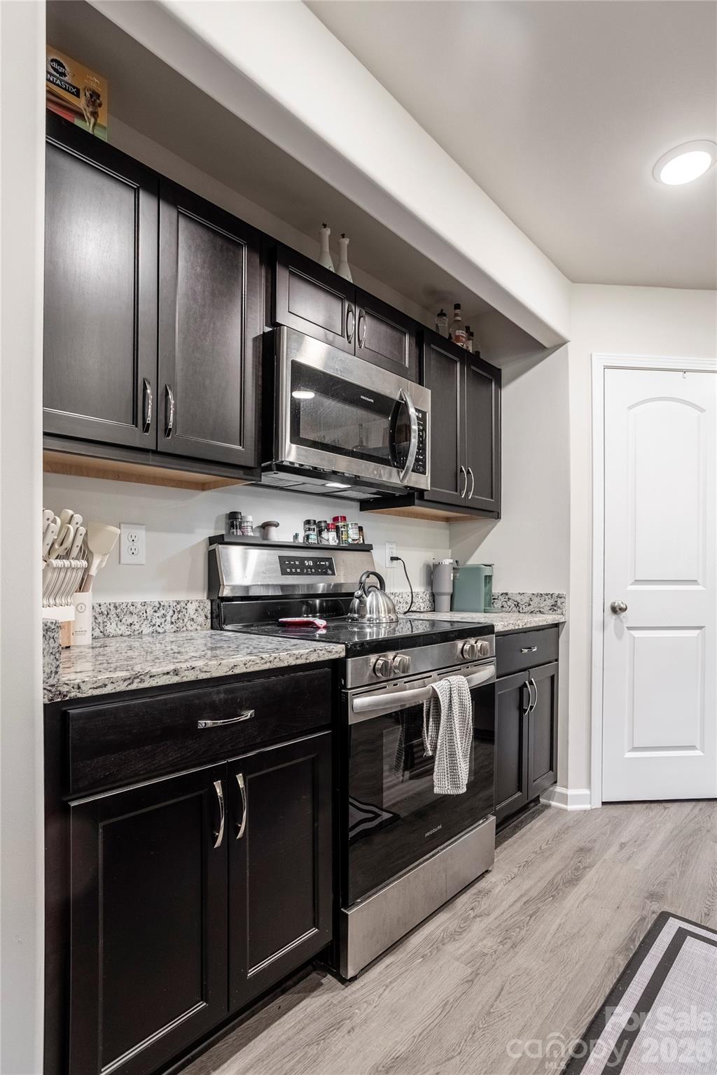 Kings Pointe - Residential