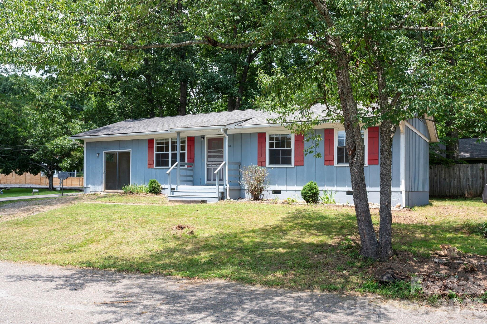 400 Hiawassee Avenue, Black Mountain, NC, 28711