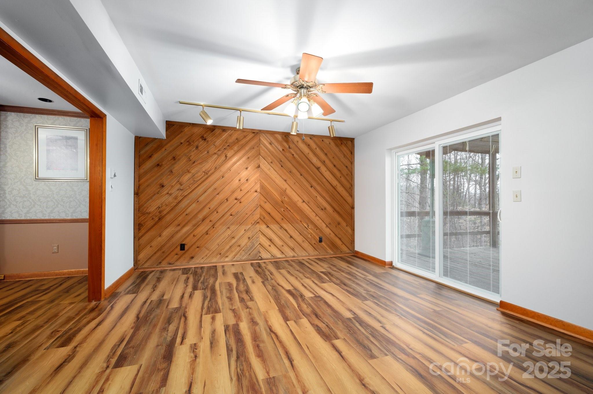 Pinecrest - Residential