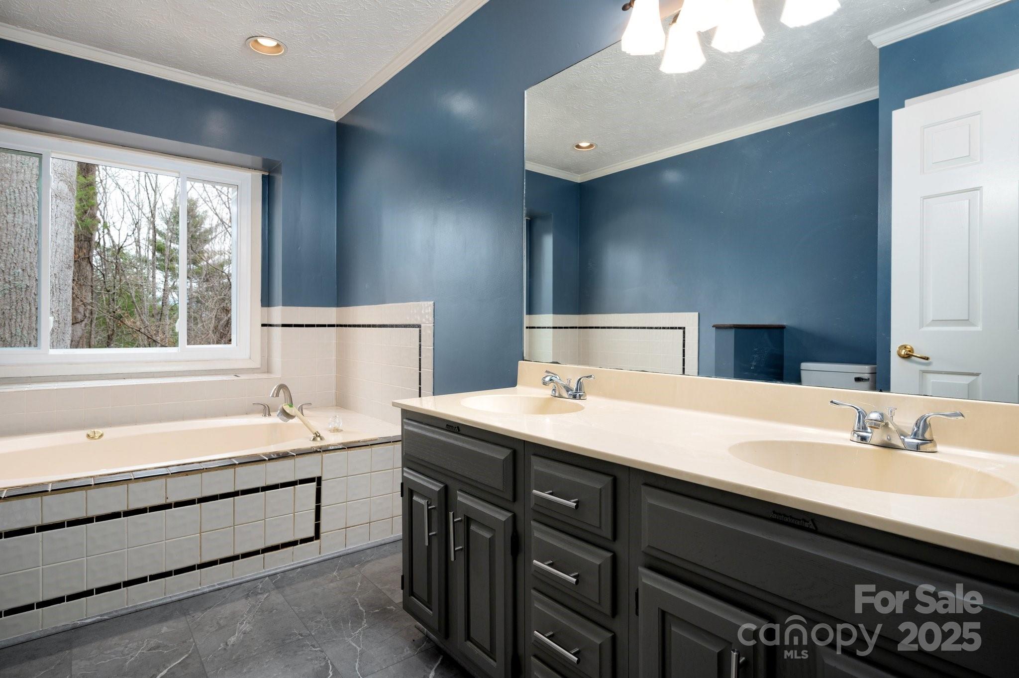 Pinecrest - Residential