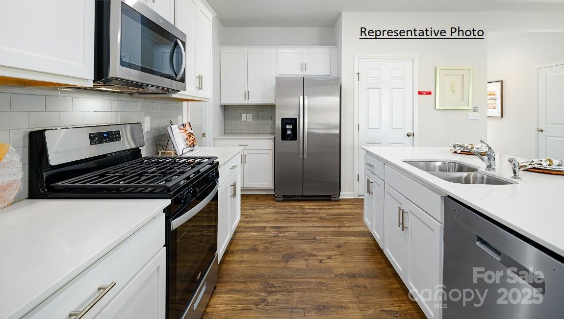 The Hamptons at Hickory - Residential