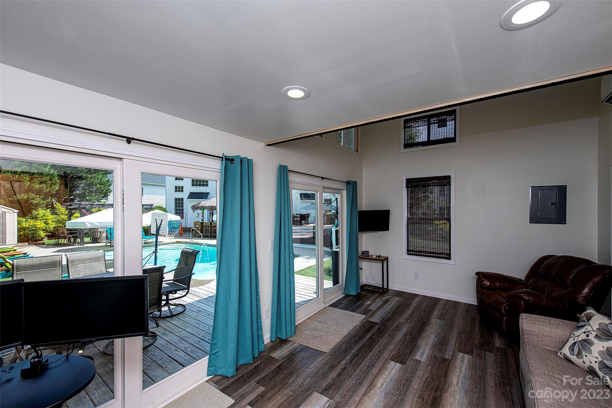 Lake Shore - Residential