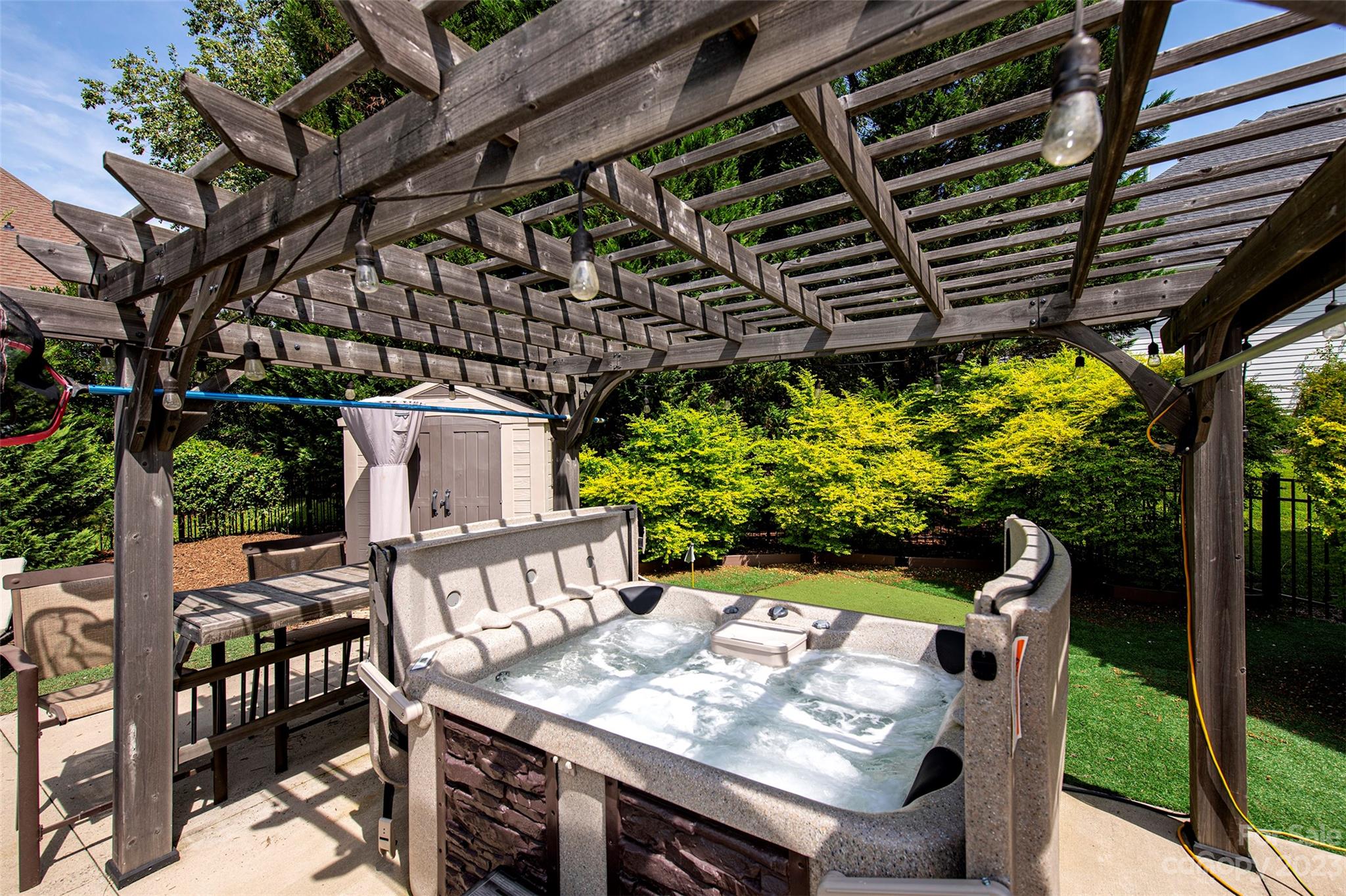 Lake Shore - Residential