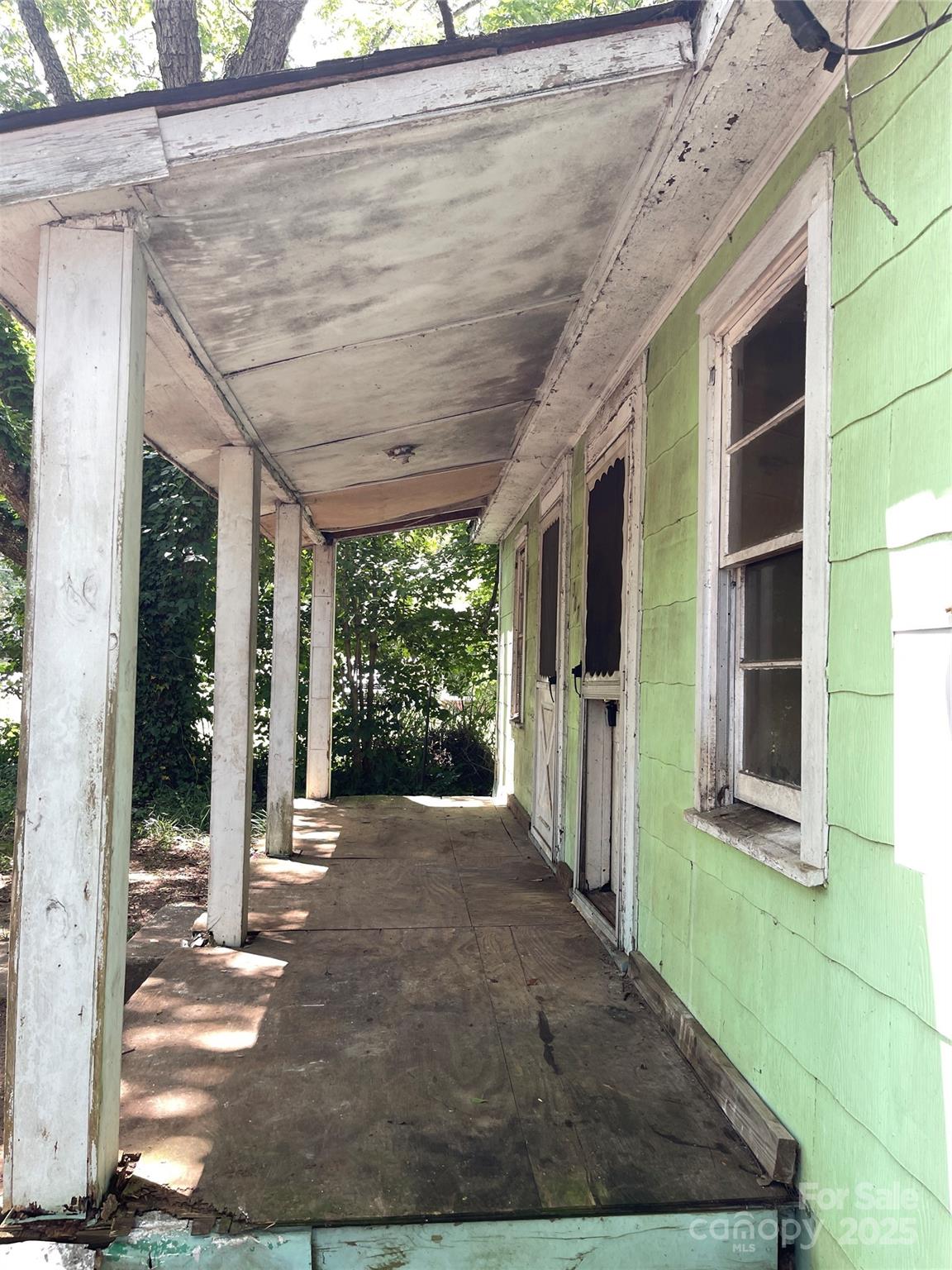 307 Steele Street