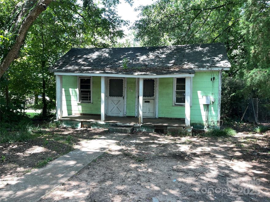 Tremendous opportunity for investor in fantastic location.  Significant improvements needed. Sold As-Is. Cash purchasers only due to overall condition.