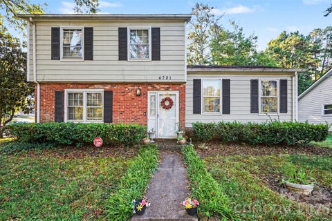 Photo of 4701 Farm Pond Lane, Charlotte, NC 28212 (MLS # 4435508)