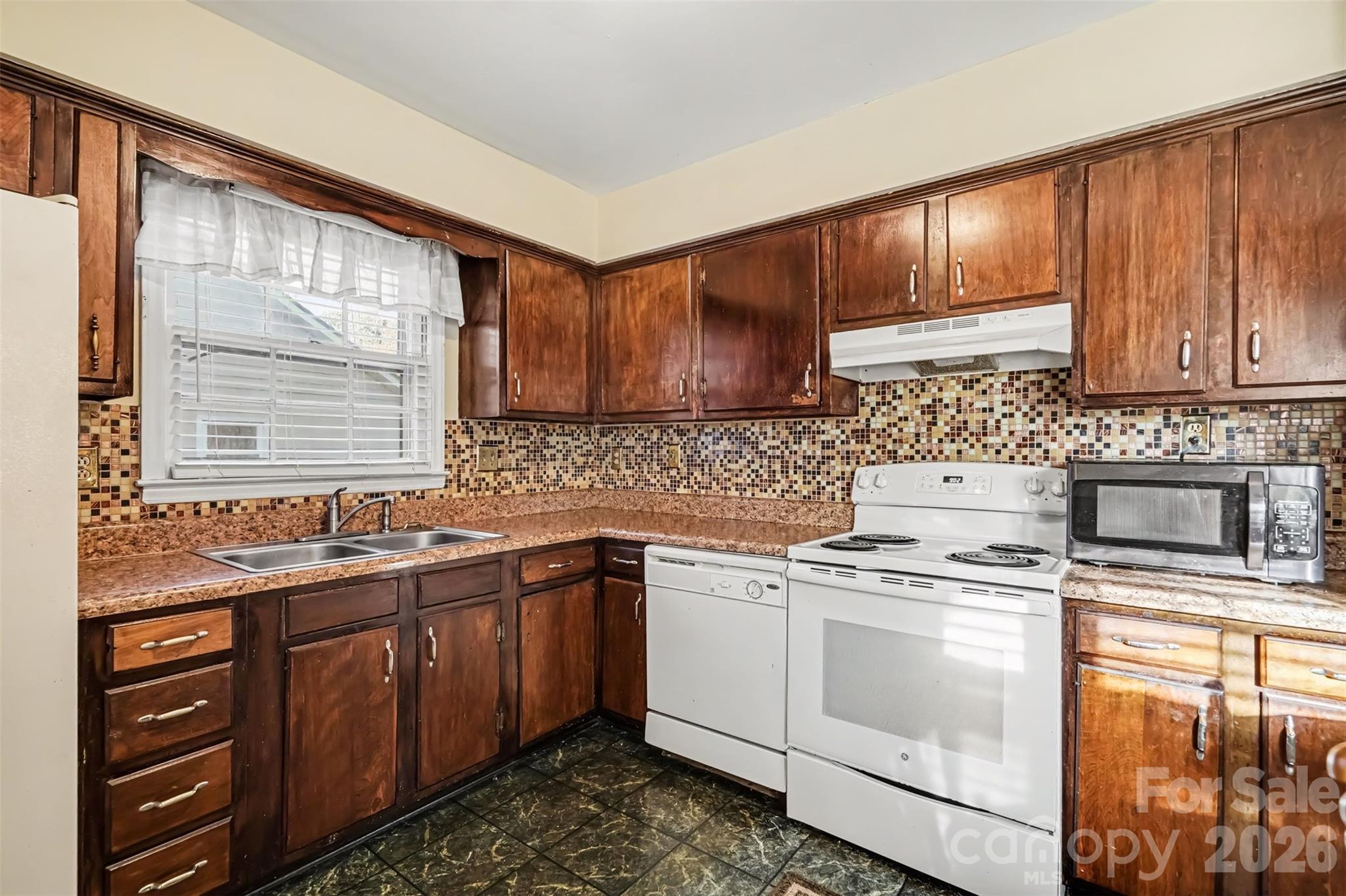 4701 Farm Pond Lane