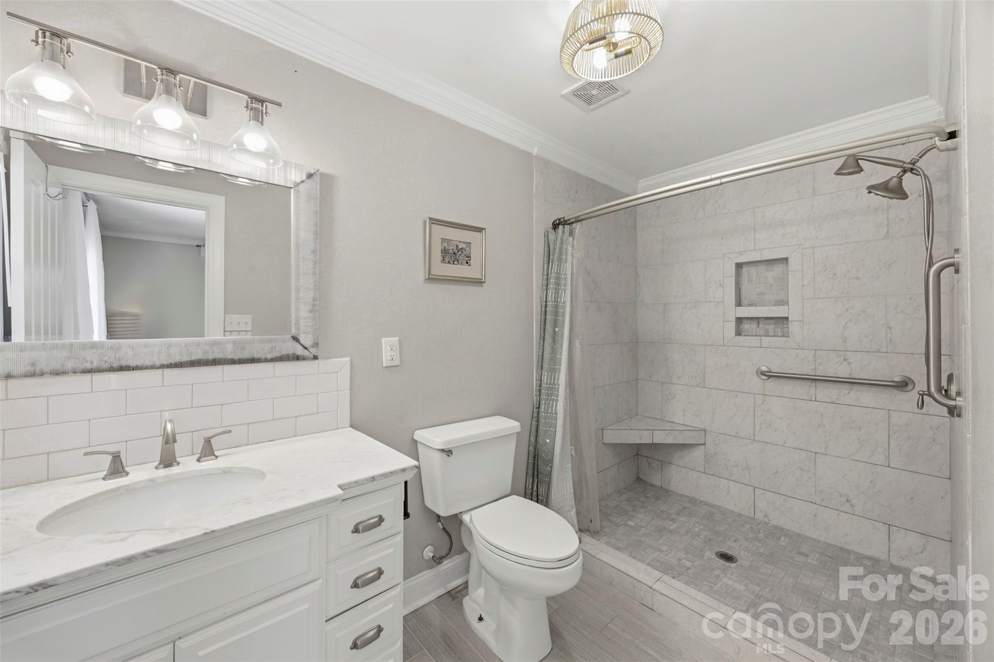 4022 Lynn Circle