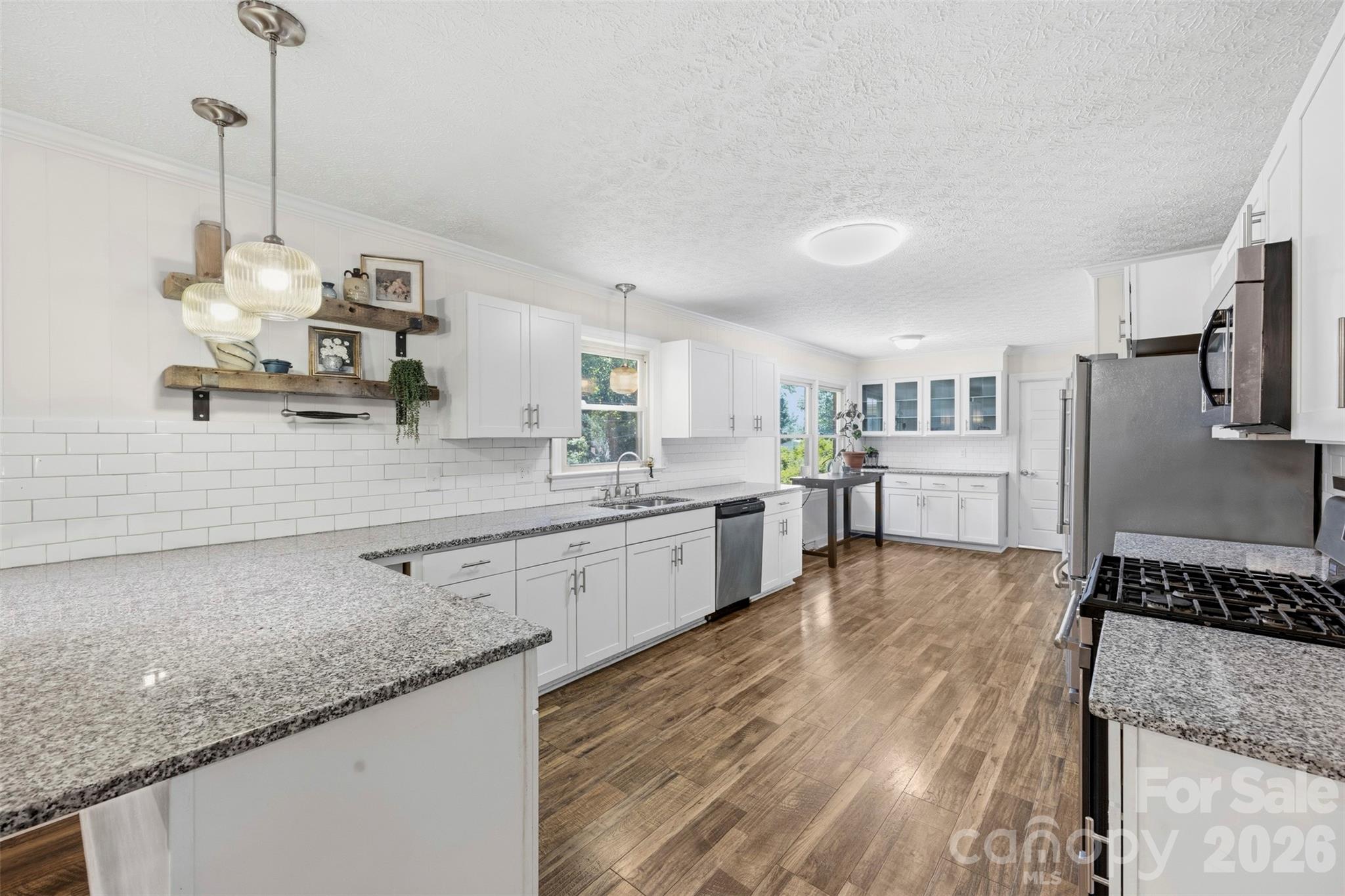 4022 Lynn Circle