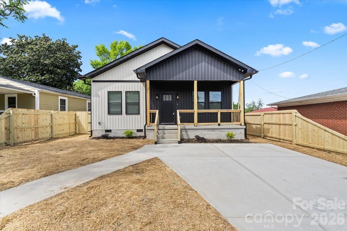 220 Lincoln Street SW