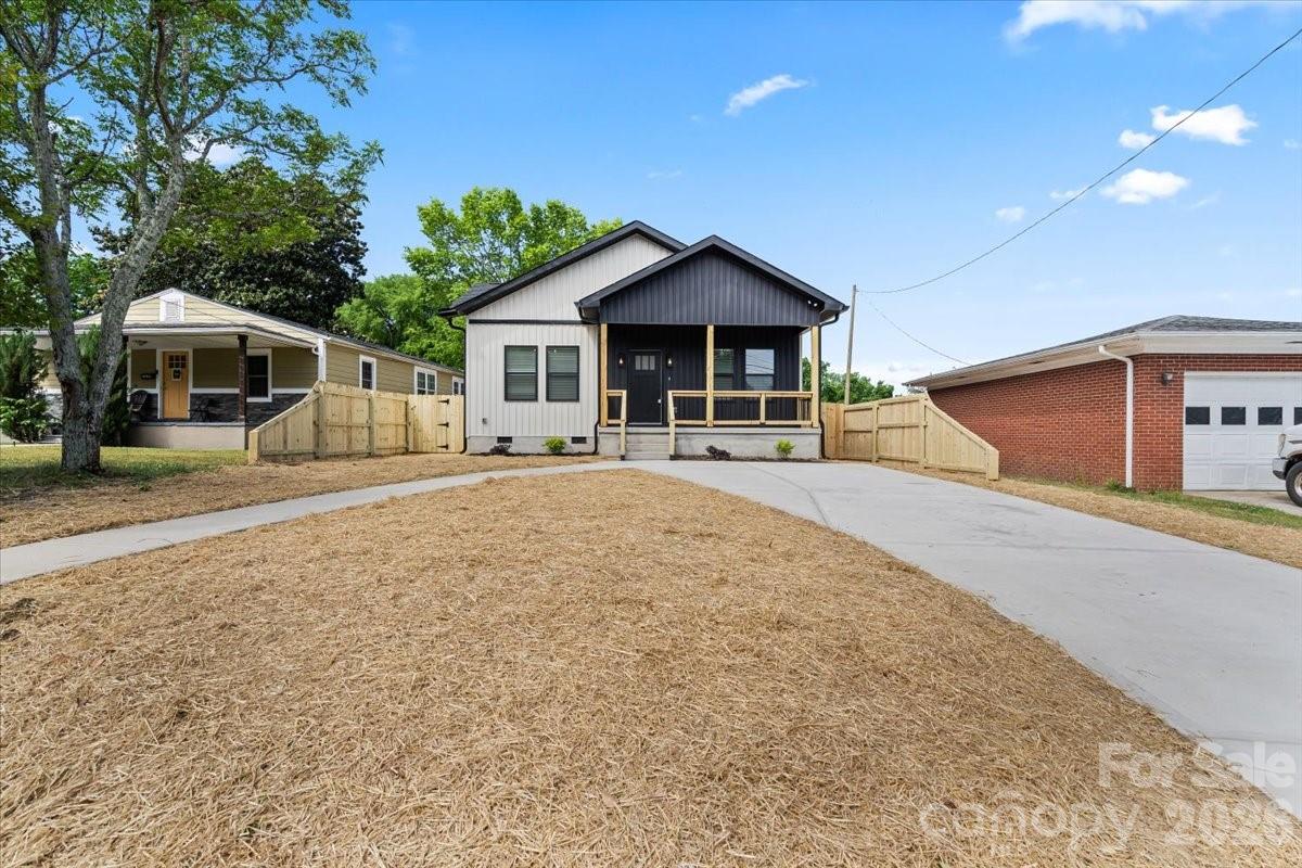 220 Lincoln Street SW