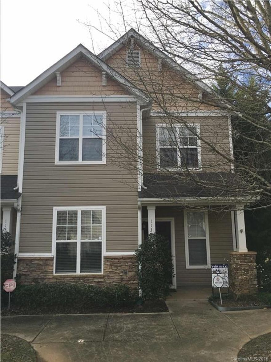 Beautiful end unit Condo in highly sought-after Ballantyne area with Top-Rated Schools, Convenient to Shops/Dining and minutes from Ballantyne Commons/Village. Open and Bright floor plan. New carpet in the dining room and freshly painted, Spacious Master Suite with walk-in closet and full Master bath. Spacious secondary bedrooms with an abundance of natural light. Large back patio area. Brand new dishwasher.