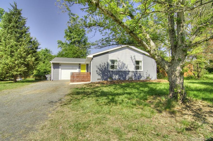 Newly renovated from top to bottom. New roof, HVAC, windows, tile floors, stainless steel appliances, custom paint and custom light fixtures. Great location and huge lot! 10 minutes to Plaza Midwood.