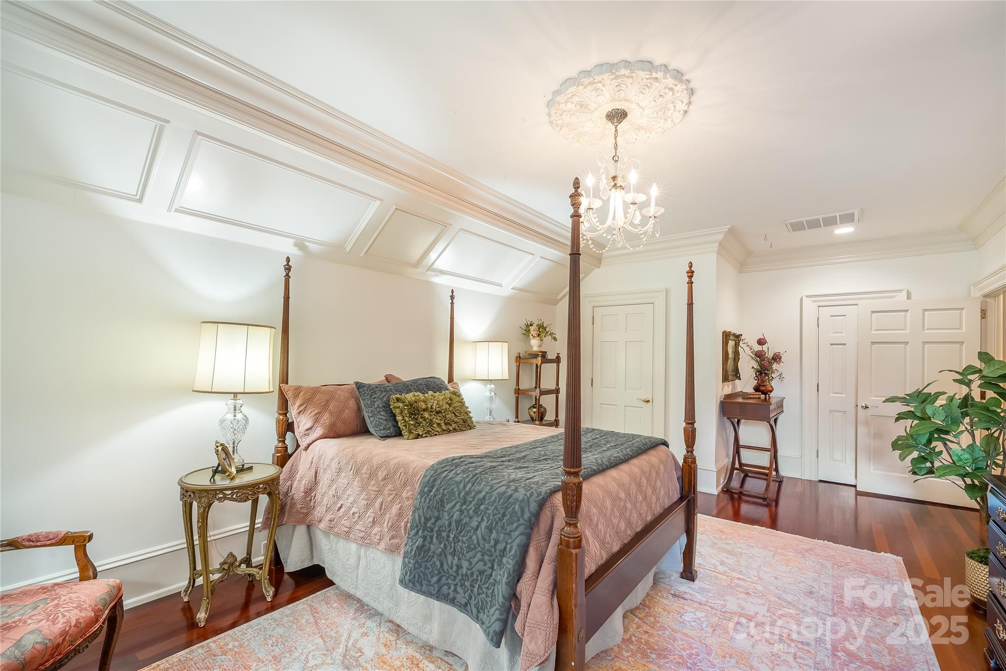 Country Club Estates - Residential