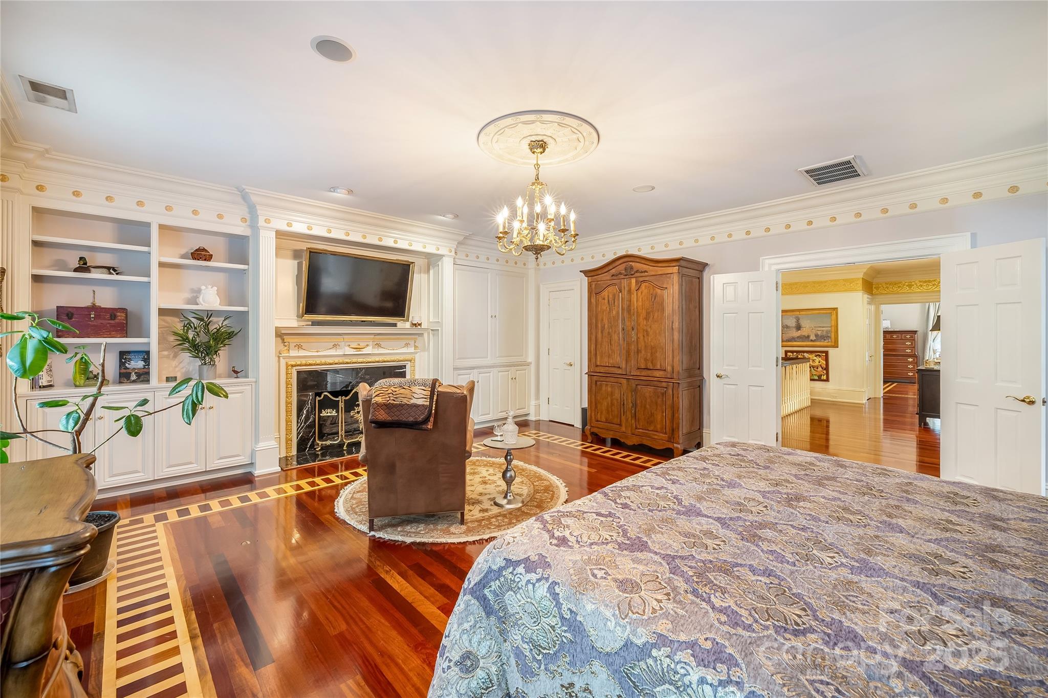 Country Club Estates - Residential