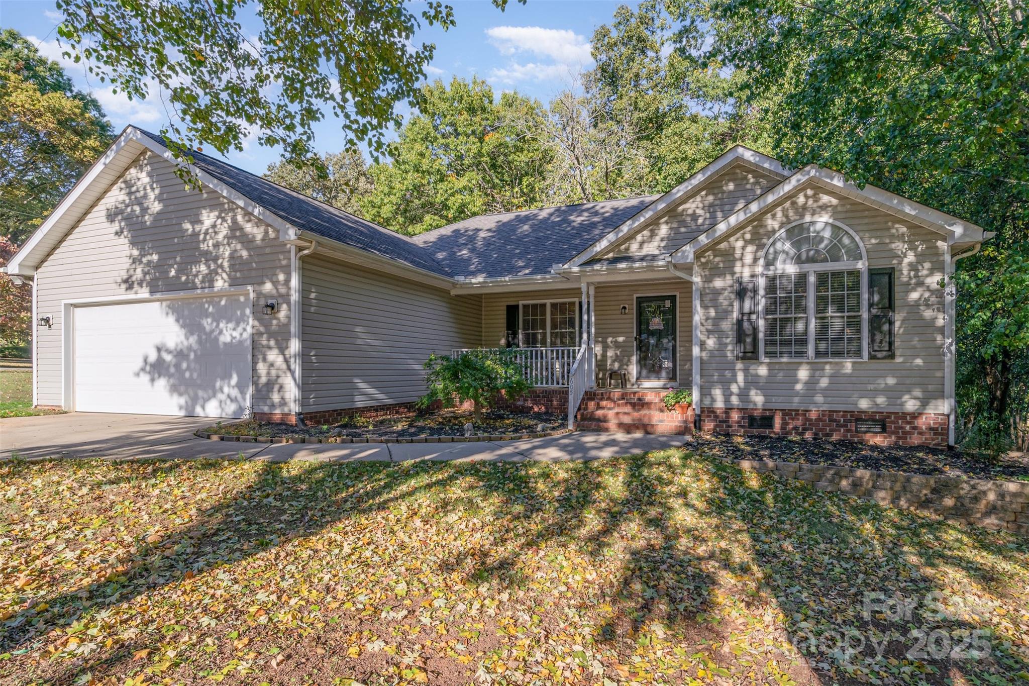 605 Beavers Cove Lane NW
