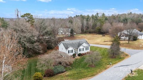 Photo of 552 Meadowridge Drive, Taylorsville, NC 28681 (MLS # 4329040)