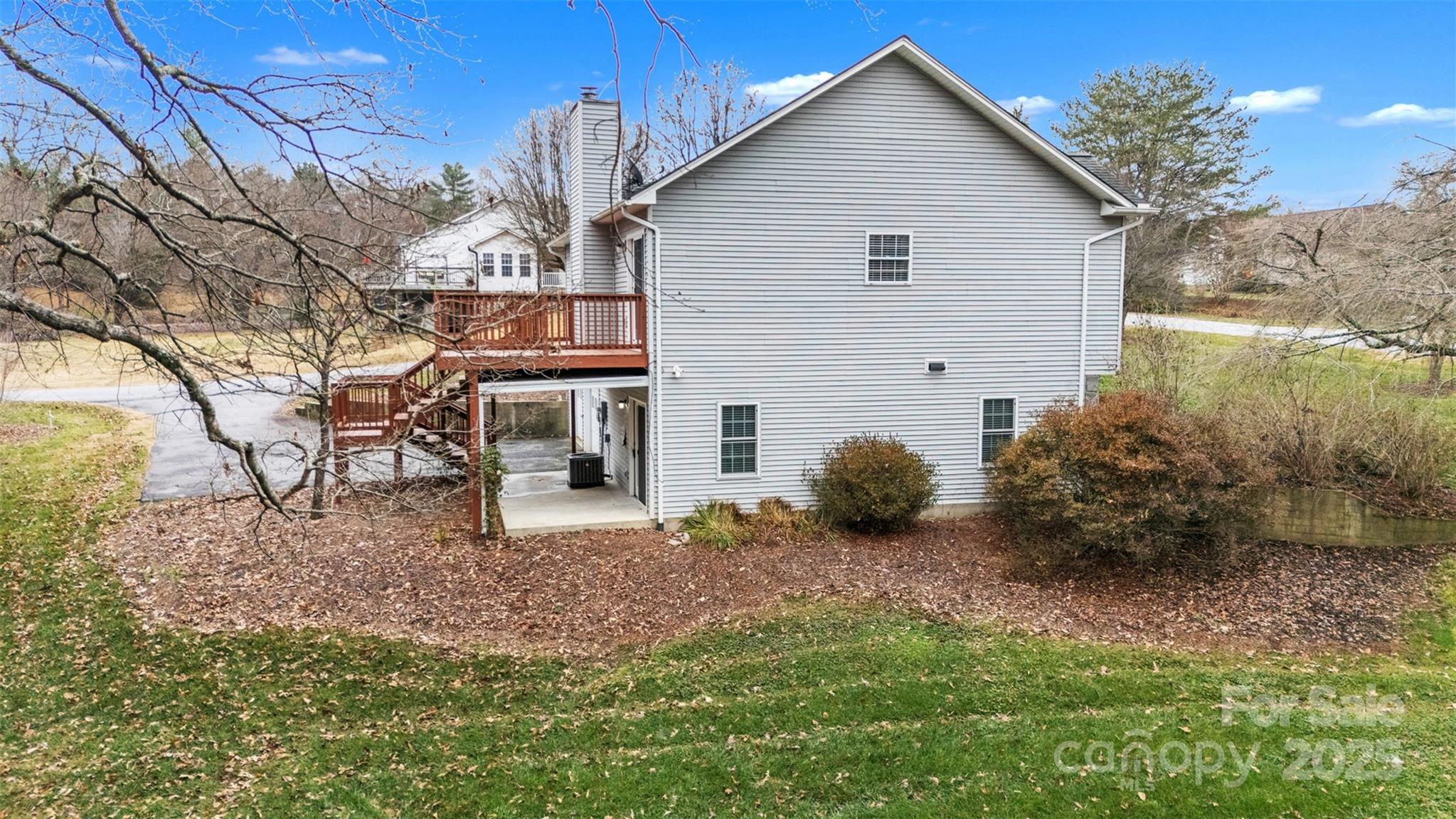 552 Meadowridge Drive