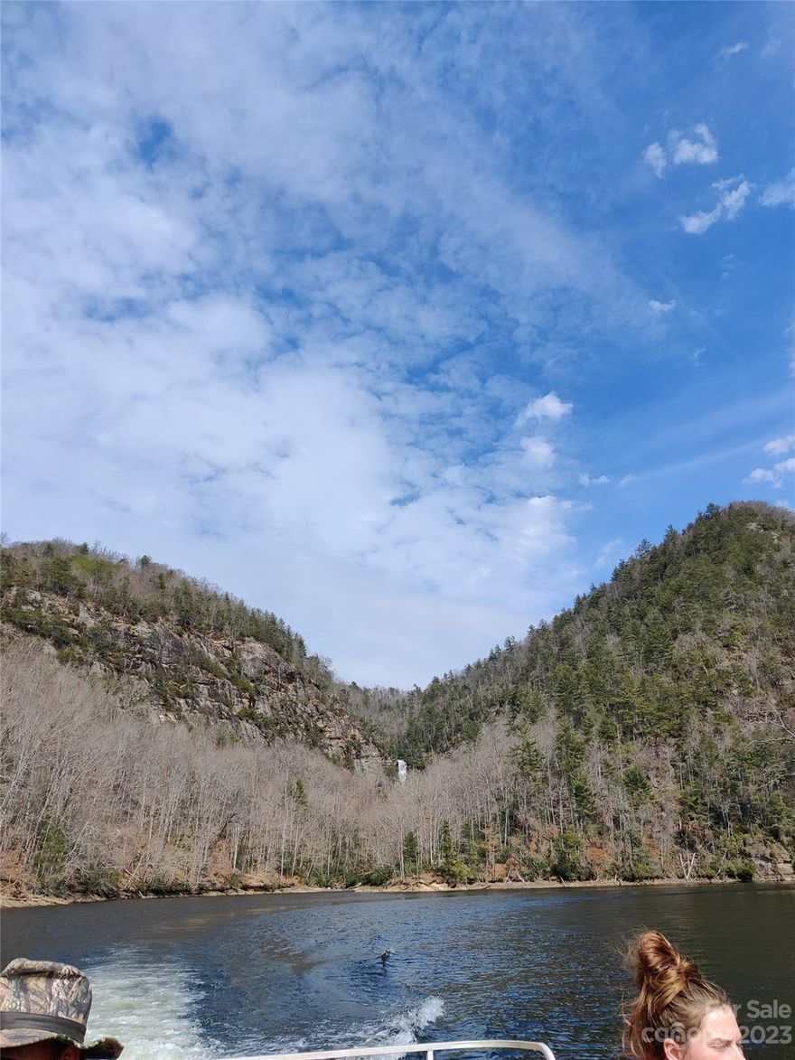 1552  acres at  cool elevations with miles of waterfront.