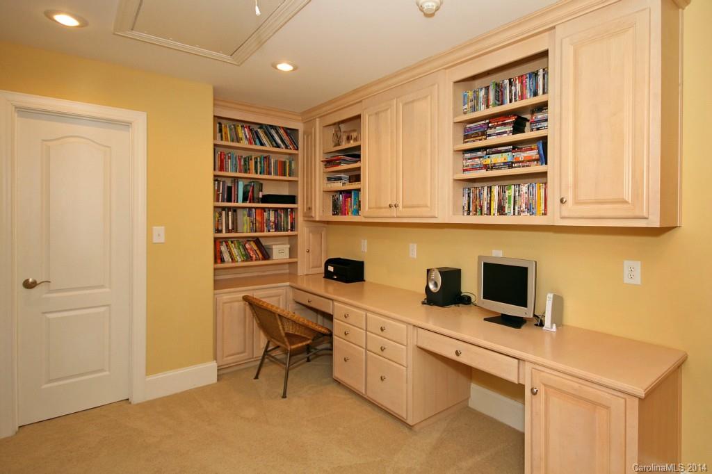 The Harbour At The Pointe - Residential