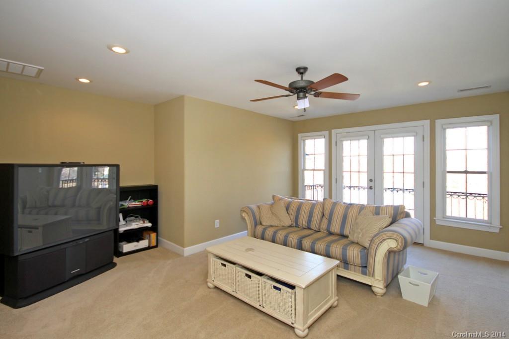 The Harbour At The Pointe - Residential