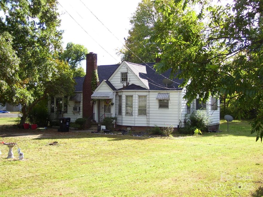 This location is convenient to I-85, Atrium Health, downtown Concord and numerous shops/restaurants.
Per the City of Concord, this property may remain residential if there is no gap in renters for more than a 6 month period.

SELLER MAKES NO REPRESENTATION AS TO NC RAILROAD COMPANY RIGHT OF WAY.