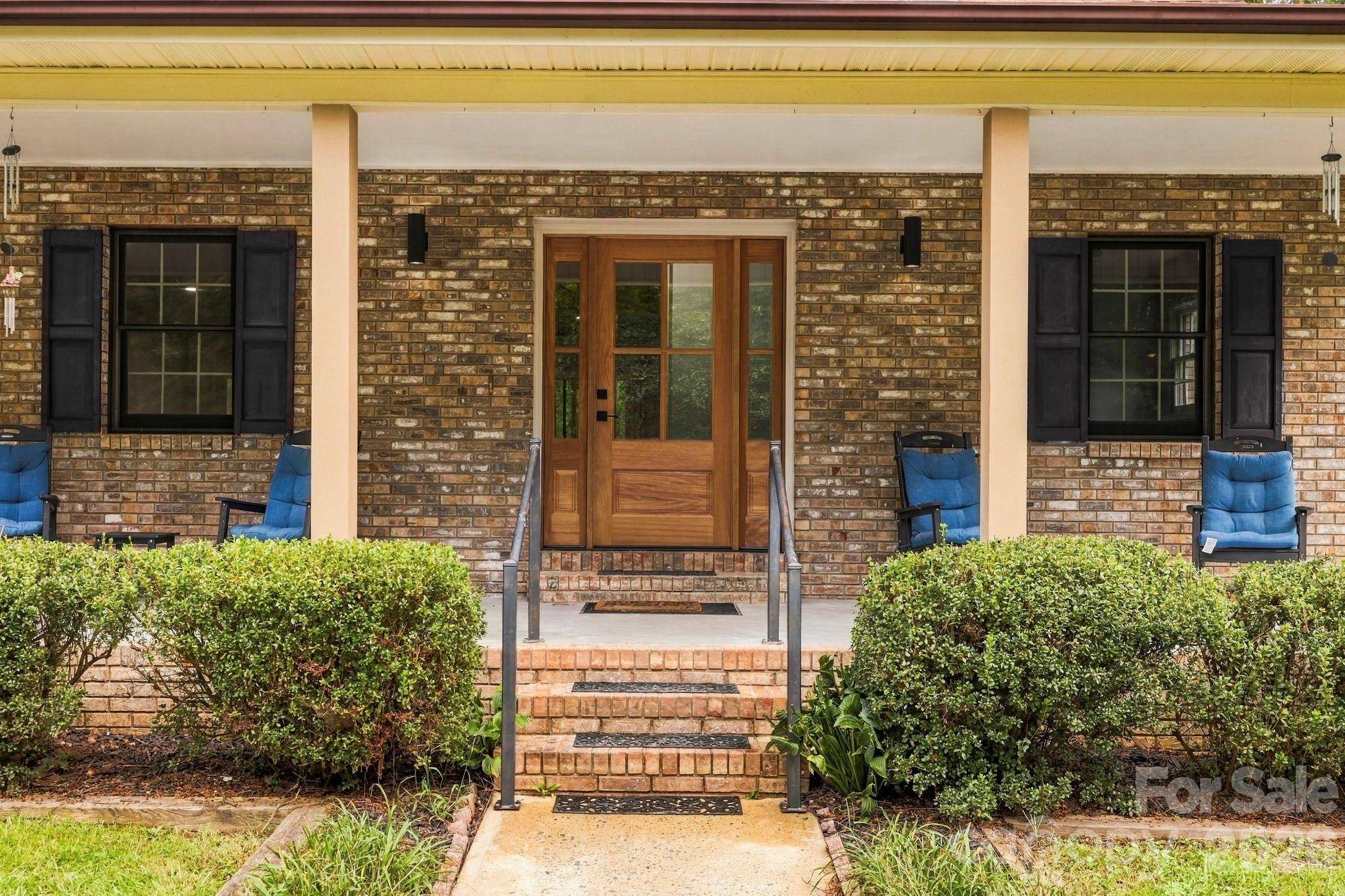 1079 Dupont Road