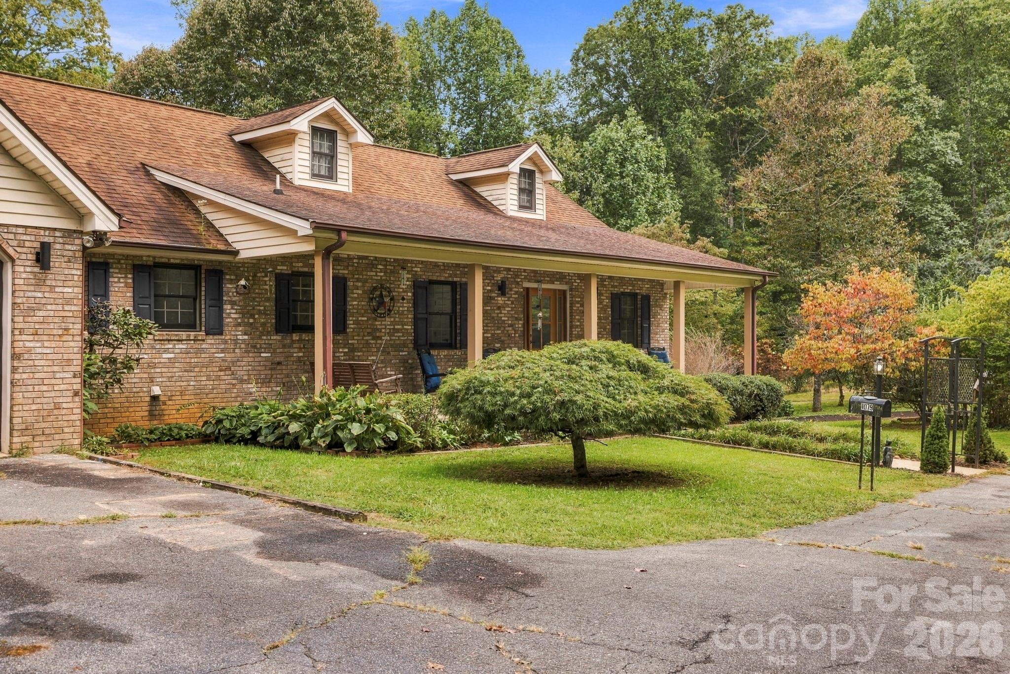1079 Dupont Road