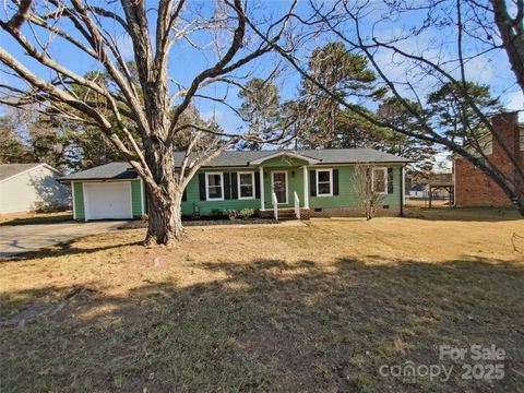 Photo of 506 Queens Gate Drive, Kannapolis, NC 28083 (MLS # 4327329)