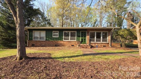 Photo of 3718 Country Club Drive, Charlotte, NC 28205 (MLS # 4361584)