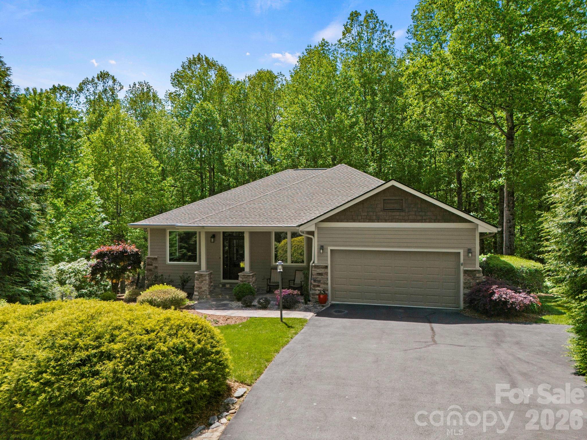 547 Pinnacle Peak Lane