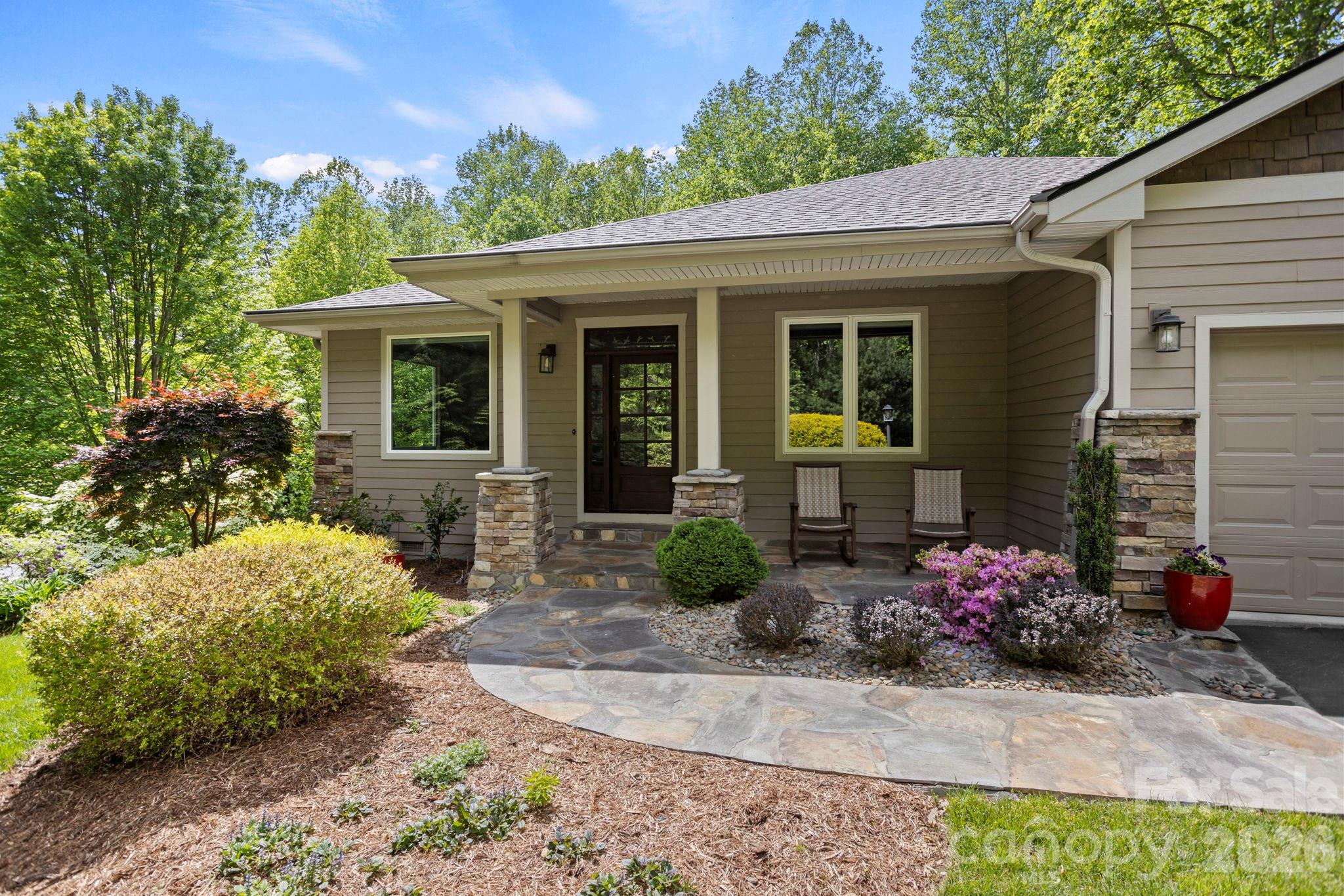 547 Pinnacle Peak Lane