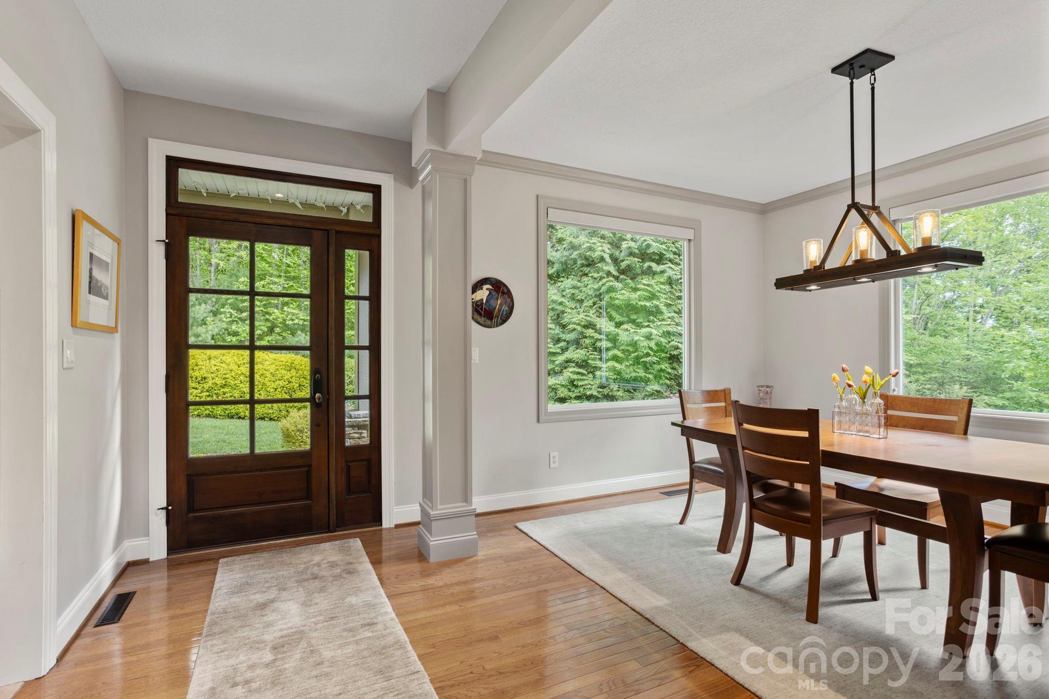 547 Pinnacle Peak Lane