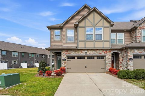 Photo of 9258 Glenburn Lane, Charlotte, NC 28278 (MLS # 4344580)