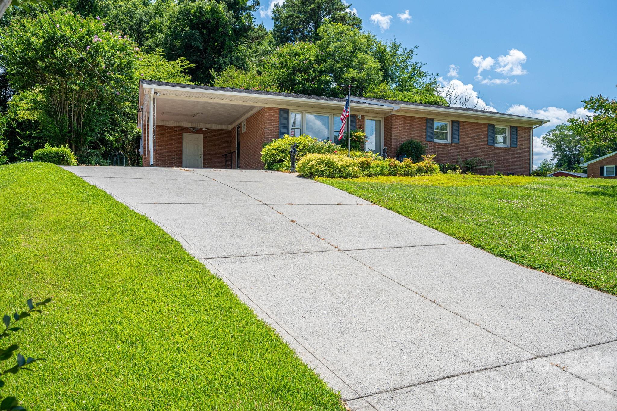 13 Spruce Pine Drive